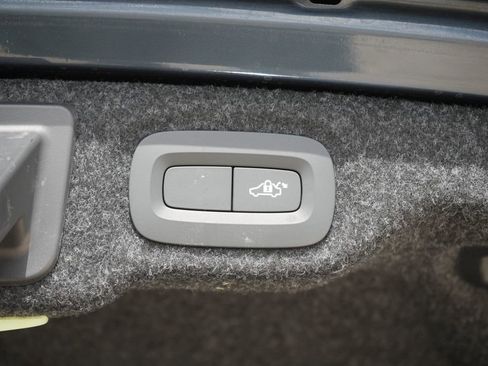 Used 2020 Volvo S60 T5 Momentum w/ Protection Package FWD image 11