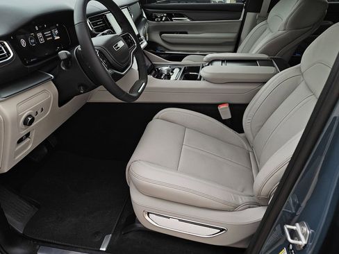 New 2026 Jeep Grand Wagoneer Summit AWD/4WD image 15