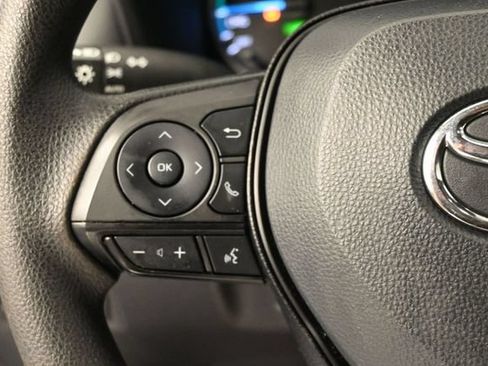 Used 2022 Toyota RAV4 XLE AWD/4WD image 19