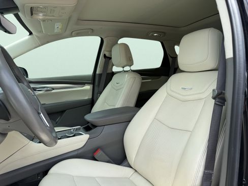 Used 2021 Cadillac XT5 Premium Luxury image 32