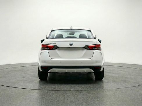 Used 2025 Nissan Versa SV image 7