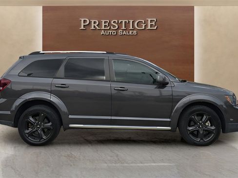 Used 2020 Dodge Journey Crossroad w/ Popular Equipment Group image 3