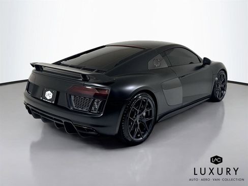 Used 2017 Audi R8 V10 plus image 6