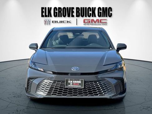 Used 2025 Toyota Camry SE FWD image 9