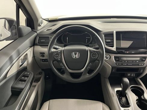 Used 2019 Honda Ridgeline RTL-T image 2