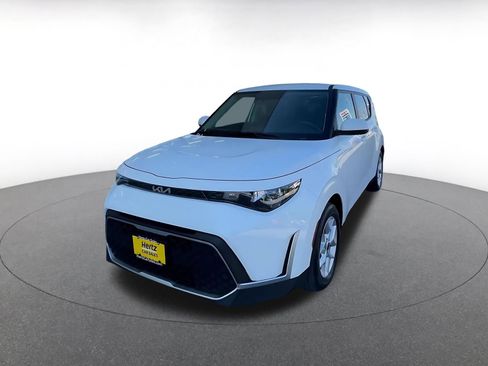 Used 2025 Kia Soul LX w/ LX Technology Package FWD image 7