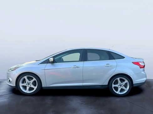 Used 2013 Ford Focus Titanium w/ Titanium Handling Pkg FWD image 2