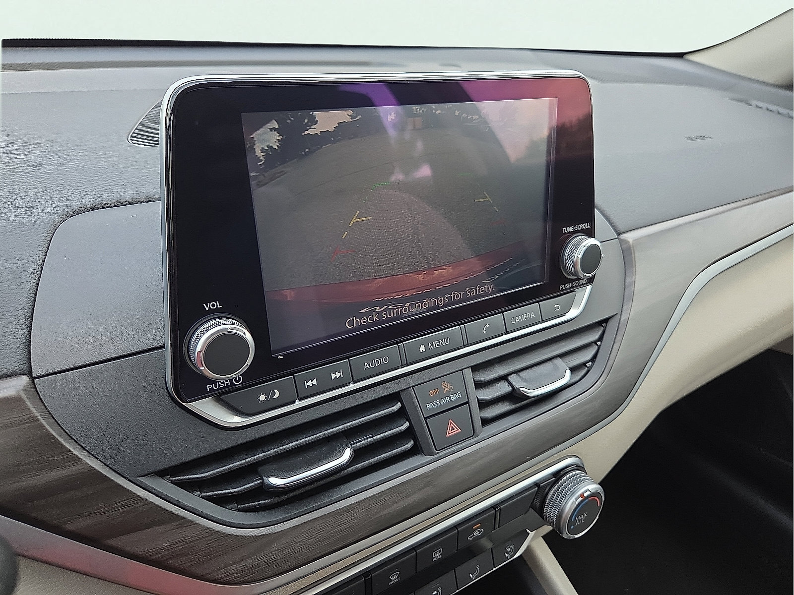 Used 2025 Nissan Altima 2.5 SV FWD image 16