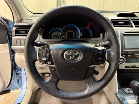 Used 2014 Toyota Camry LE FWD image 11