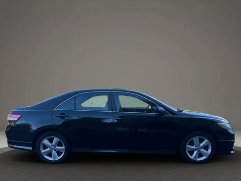 Used 2011 Toyota Camry SE image 4