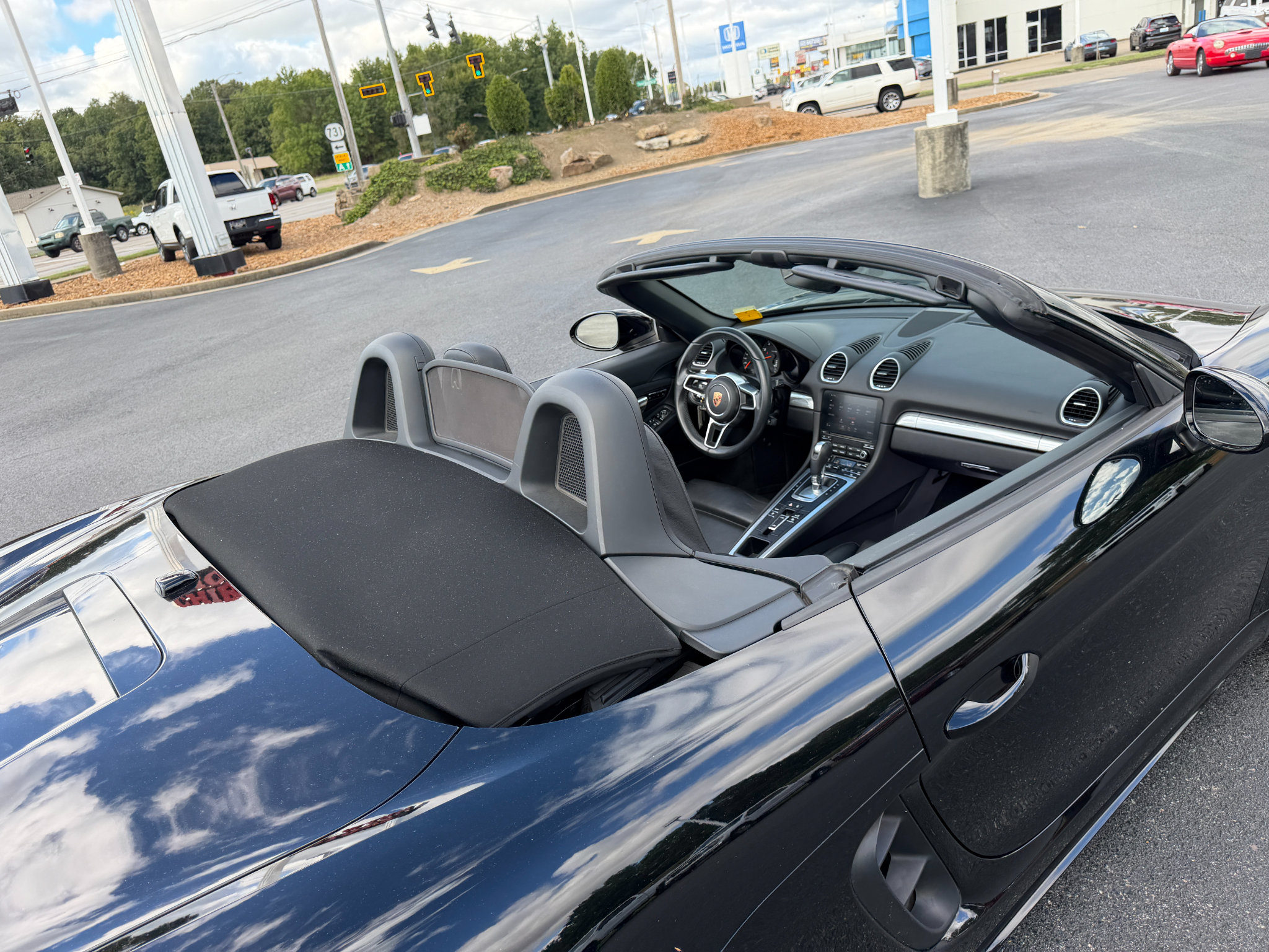 Used 2017 Porsche 718 Boxster RWD image 21