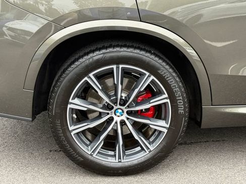 Used 2024 BMW X5 xDrive40i w/ M Sport Package AWD/4WD image 12