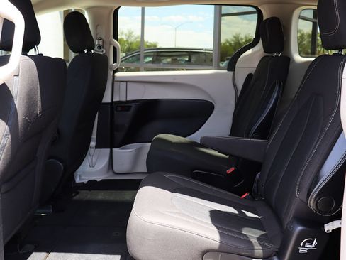 Used 2021 Chrysler Voyager LX w/ Cold Weather Group FWD image 30