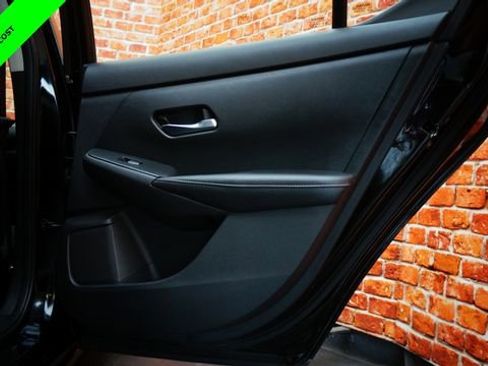 Certified 2022 Nissan Sentra SV FWD image 37