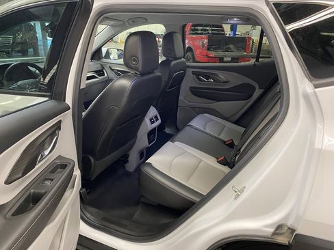 Used 2022 GMC Terrain SLT image 21