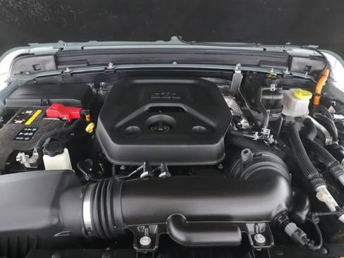 Used 2024 Jeep Wrangler Unlimited Sahara image 15