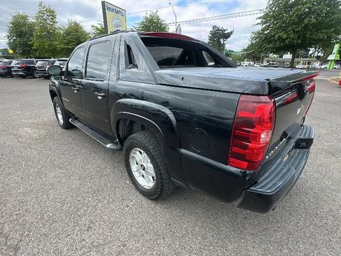 Used 2011 Chevrolet Avalanche LT w/ Luxury Package AWD/4WD image 5