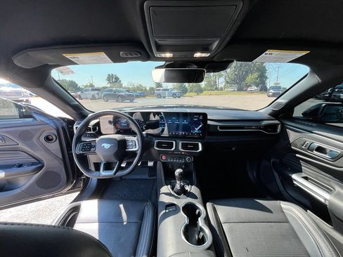 Used 2025 Ford Mustang GT Premium RWD image 10