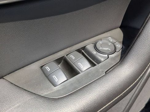 Used 2025 Chevrolet Blazer LT FWD image 13