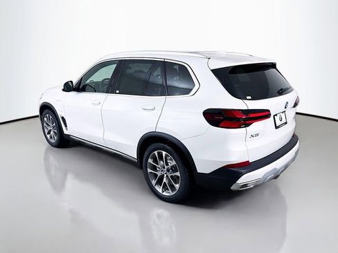 New 2026 BMW X5 xDrive50e image 5