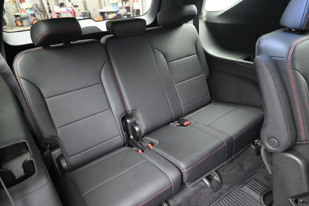 Used 2025 Chevrolet Traverse RS w/ LPO, Floor Liner Package AWD/4WD image 11