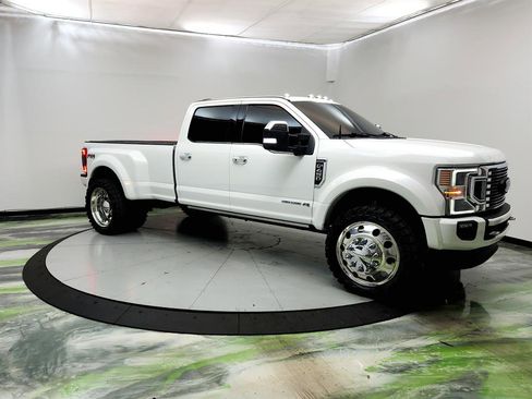 Used 2021 Ford F450 Platinum w/ FX4 Off-Road Package image 3