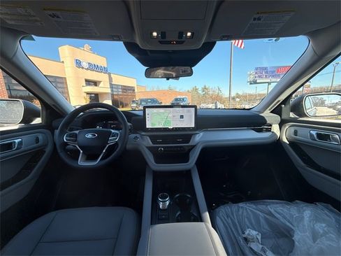 New 2026 Ford Explorer Active w/ Active Comfort Package image 16