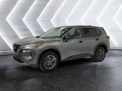 Used 2023 Nissan Rogue S AWD/4WD image 3