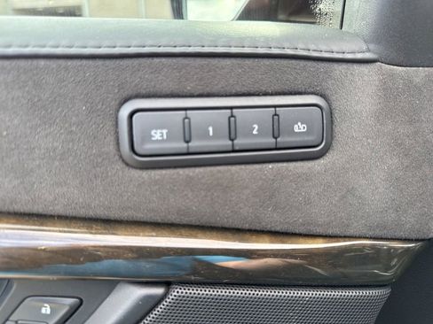 Used 2019 Cadillac Escalade ESV Platinum RWD image 12