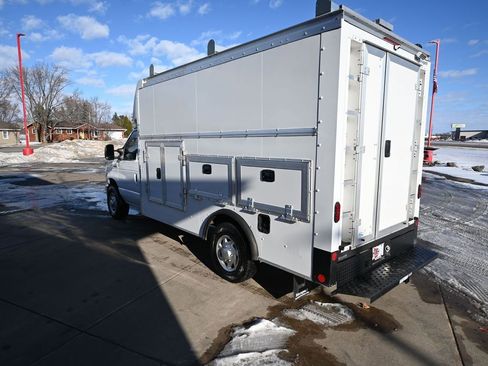 Used 2024 Ford E-350 and Econoline 350 Super Duty w/ Power Windows & Locks Group image 10