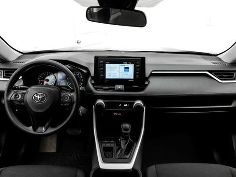 Used 2021 Toyota RAV4 LE image 15