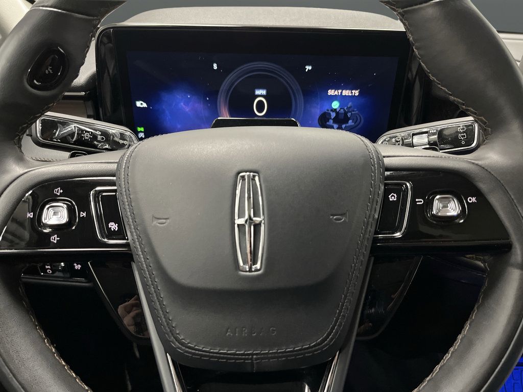 Used 2025 Lincoln Aviator Reserve AWD/4WD image 17