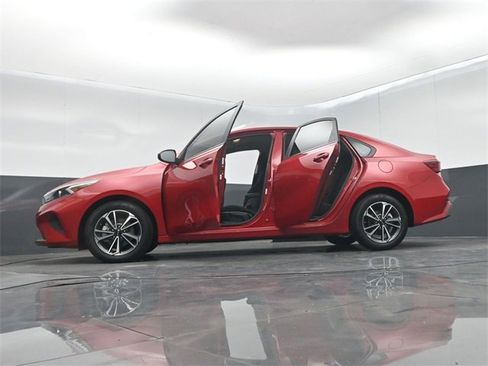 Used 2024 Kia Forte LXS image 70