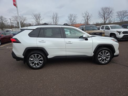 Used 2023 Toyota RAV4 XLE Premium image 2