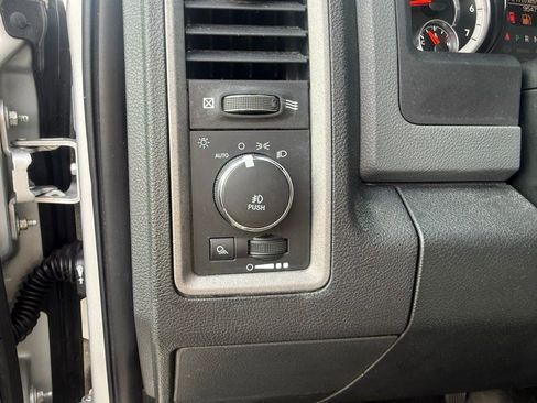 Used 2017 RAM 1500 Express AWD/4WD image 17