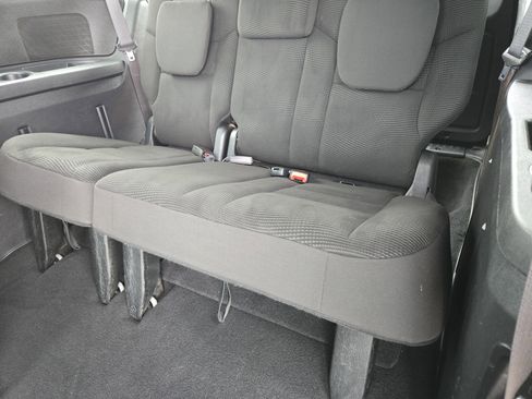 Used 2020 Dodge Grand Caravan SE FWD image 11
