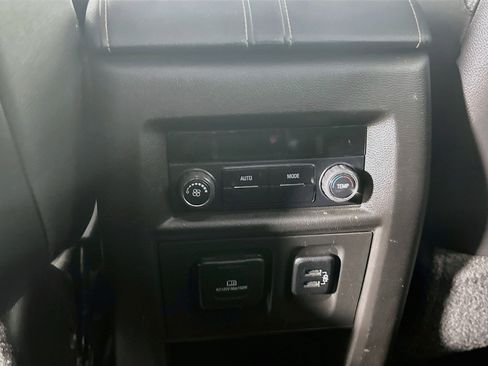 Used 2018 Chevrolet Traverse RS FWD image 26