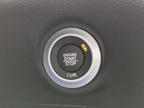 New 2026 Chrysler Pacifica Select w/ S Appearance Package image 28