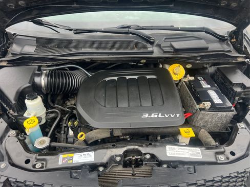 Used 2017 Dodge Grand Caravan GT image 21