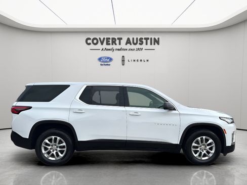 Used 2022 Chevrolet Traverse LS w/ LPO, Cargo Package FWD image 6