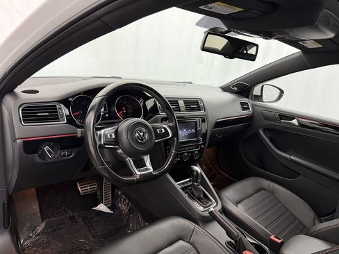 Used 2016 Volkswagen Jetta GLI SEL image 5