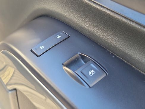 Used 2018 Chevrolet Silverado 1500 LT w/ All Star Edition image 26