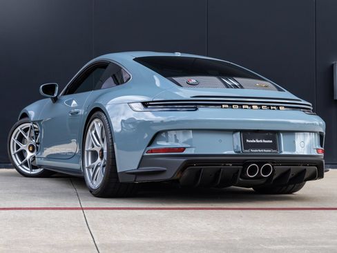 Certified 2024 Porsche 911 GT3 RS RWD image 3