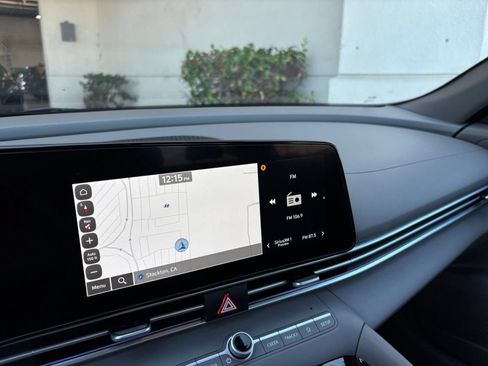 Used 2025 Hyundai Elantra SEL FWD image 16