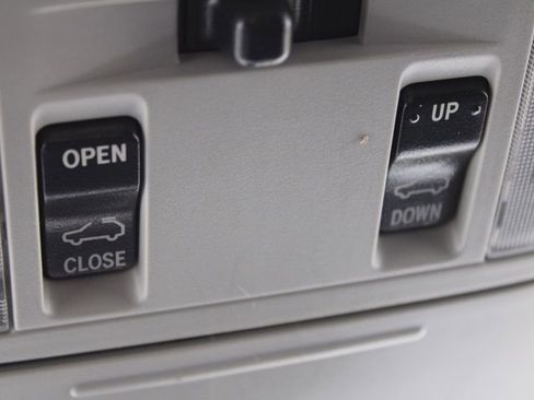 Used 2018 Toyota RAV4 XLE image 27