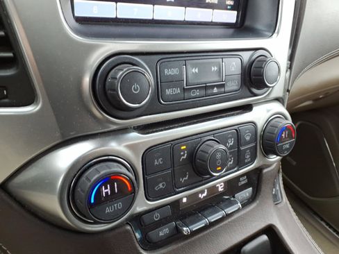 Used 2018 Chevrolet Tahoe LT image 22