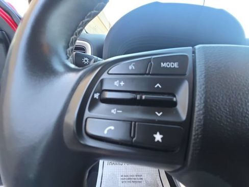 Used 2023 Hyundai Venue FWD image 20