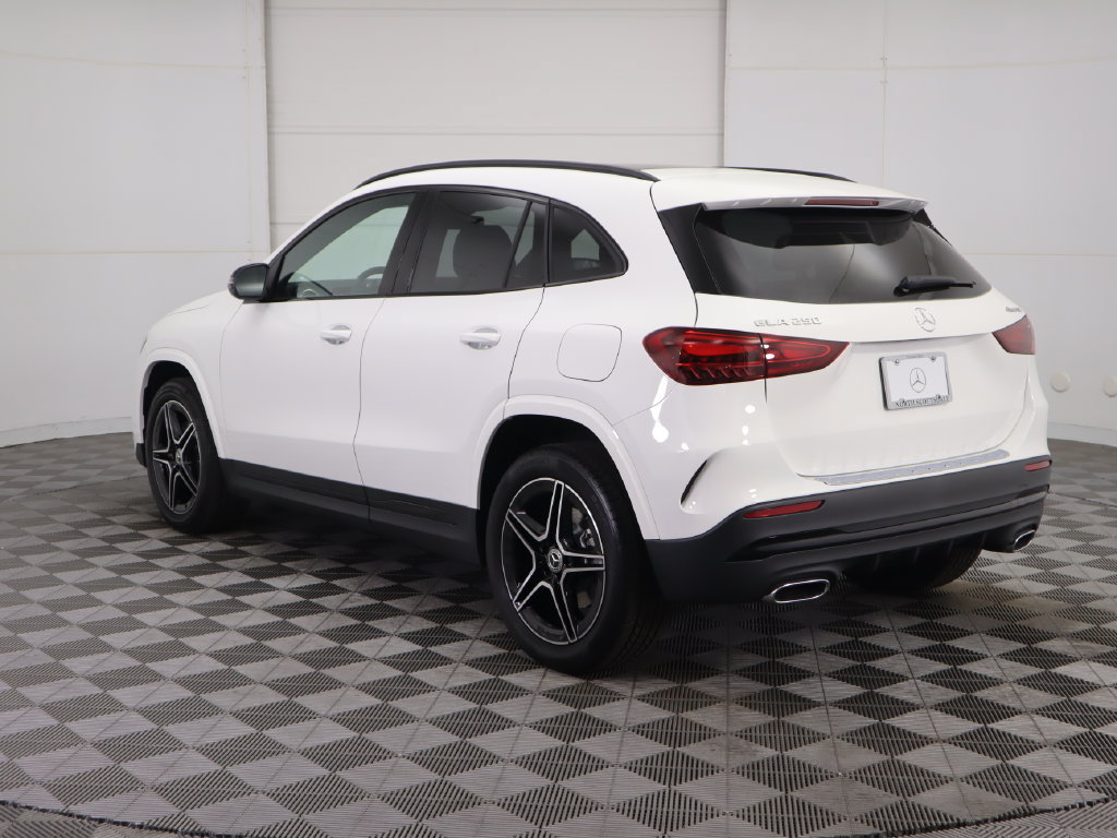 Used 2026 Mercedes-Benz GLA 250 4MATIC image 7
