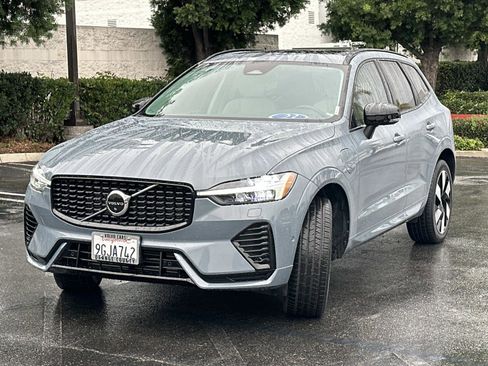 Certified 2023 Volvo XC60 T8 Plus w/ Climate Package image 8
