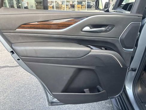 Used 2023 Cadillac Escalade Premium Luxury image 20